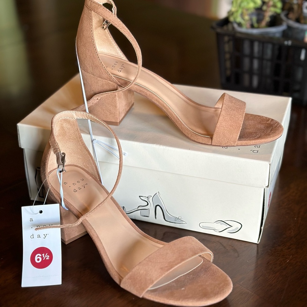 New with Tag - neutral block heels